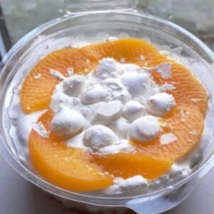 Postre Chajá con duraznos